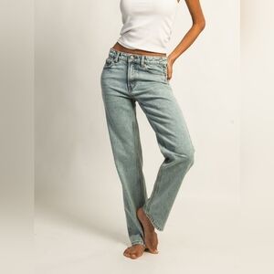 HARLOW MID-RISE STRAIGHT JEAN - LIGHT WASH 25